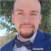 Profesor de gastronomía con amplio conocimiento en cocina caliente mayoritariamente